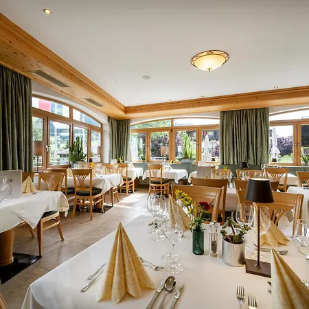 Hotel Alpen Glueck Kirchberger Hof 4*