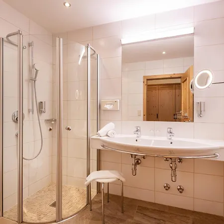 Hotel Alpen Glueck Kirchberger Hof 4*