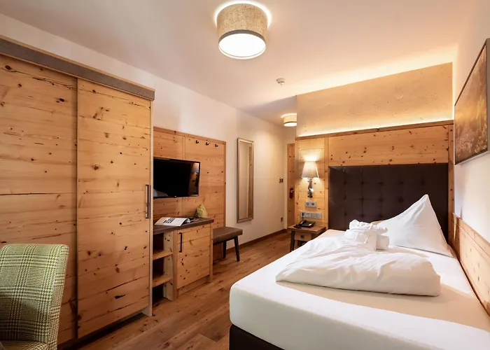 Hotell Alpen Glueck Kirchberger Hof 4*