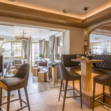 Hotell Alpen Glueck Kirchberger Hof 4*